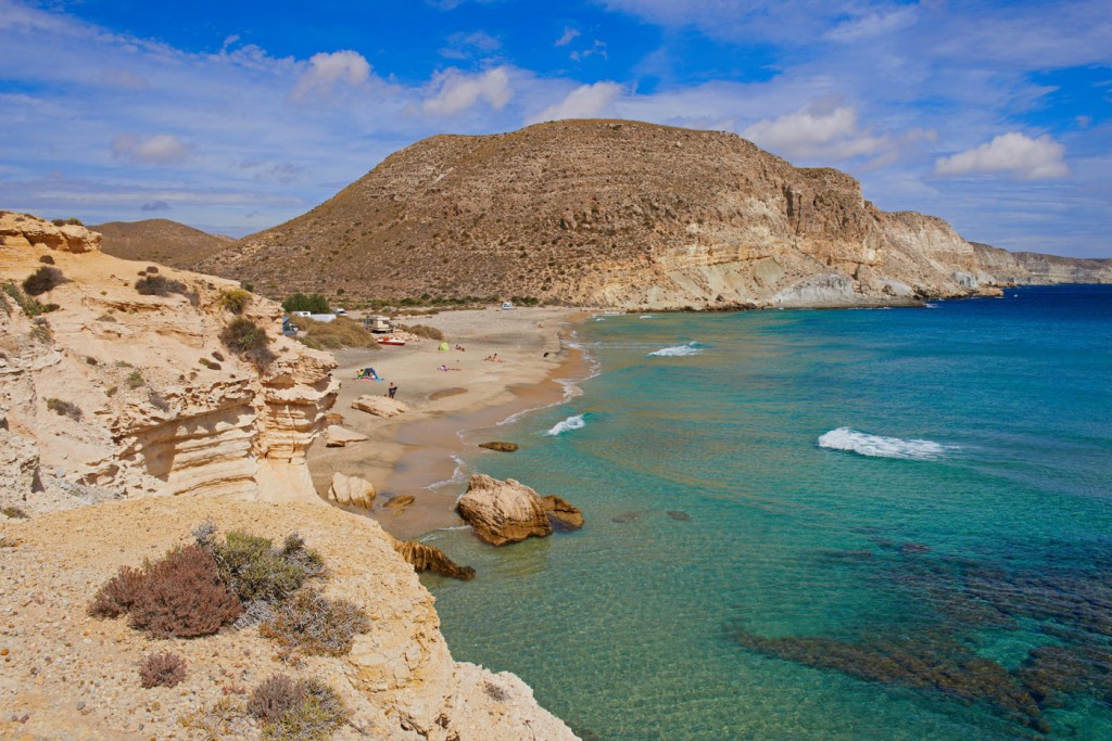 las_mejores_playas_cabo_de_gata_443910671_1400x934-1024x683